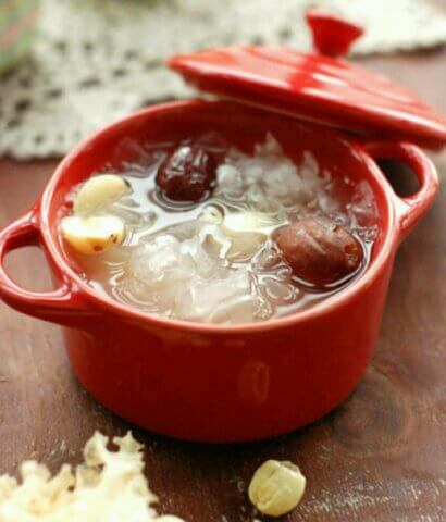 Chinese dessert soup_snow fungus soup