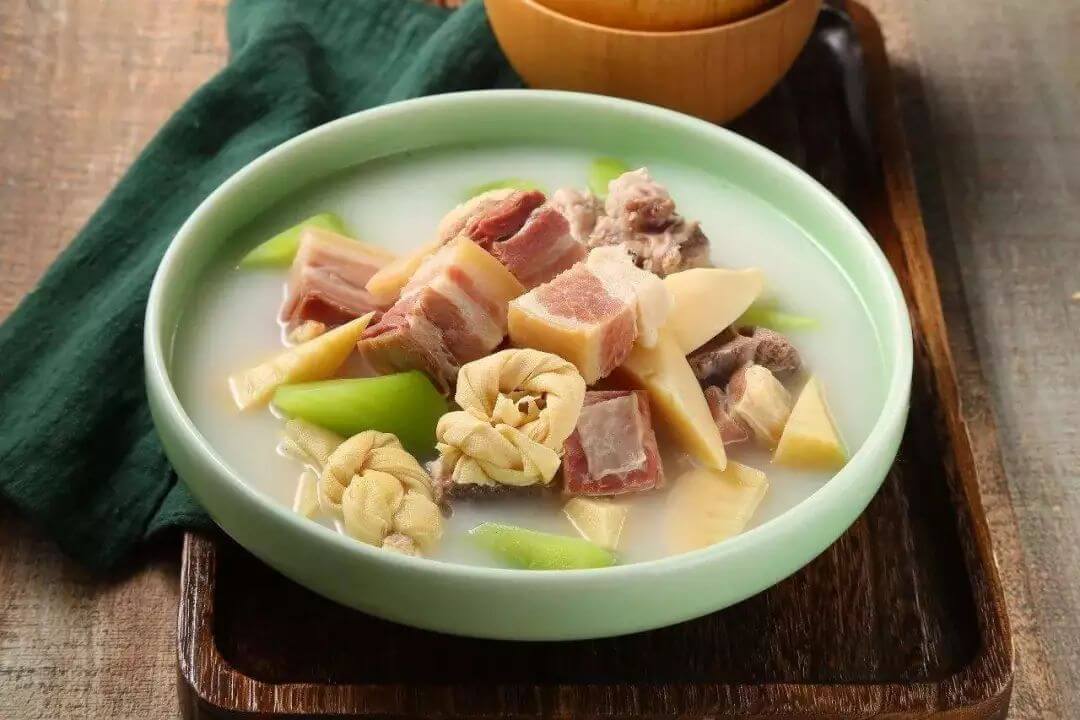 A bowl of 腌笃鲜 (Yanduxian), a Shanghainese soup with bamboo shoots and pork.